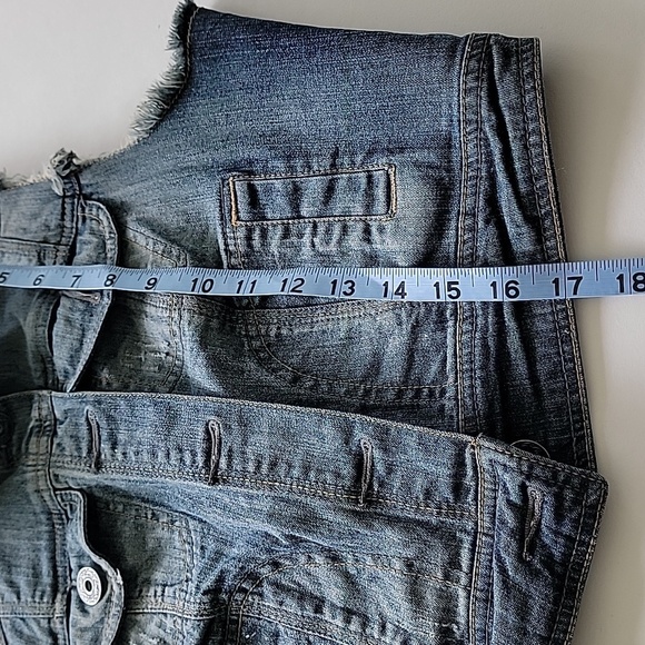 Candie’s Britney Spears Cropped Jean Vest Blue Distressed Denim Button Down Y2K - Picture 15 of 15